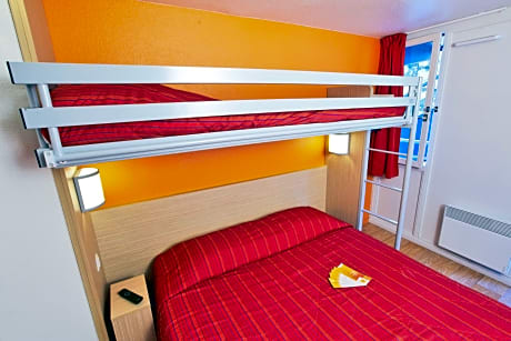 Triple Room (1 Double Bed + 1 Single Bed)