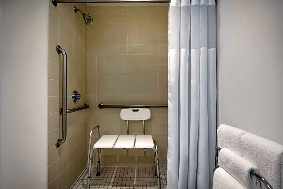 Country Inn & Suites by Radisson, Des Moines West, IA