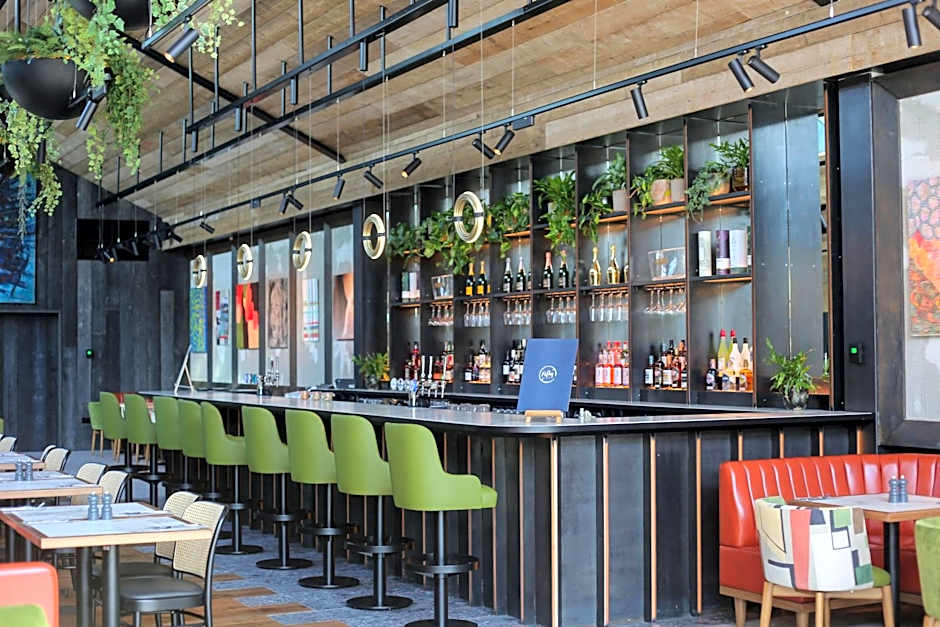 Burleigh Court Hotel and Leisure