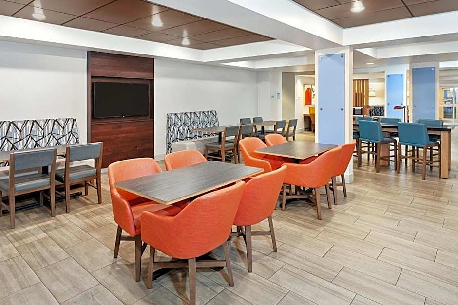 Holiday Inn Express Hotel & Suites Urbana-Champaign-U of I Area By IHG