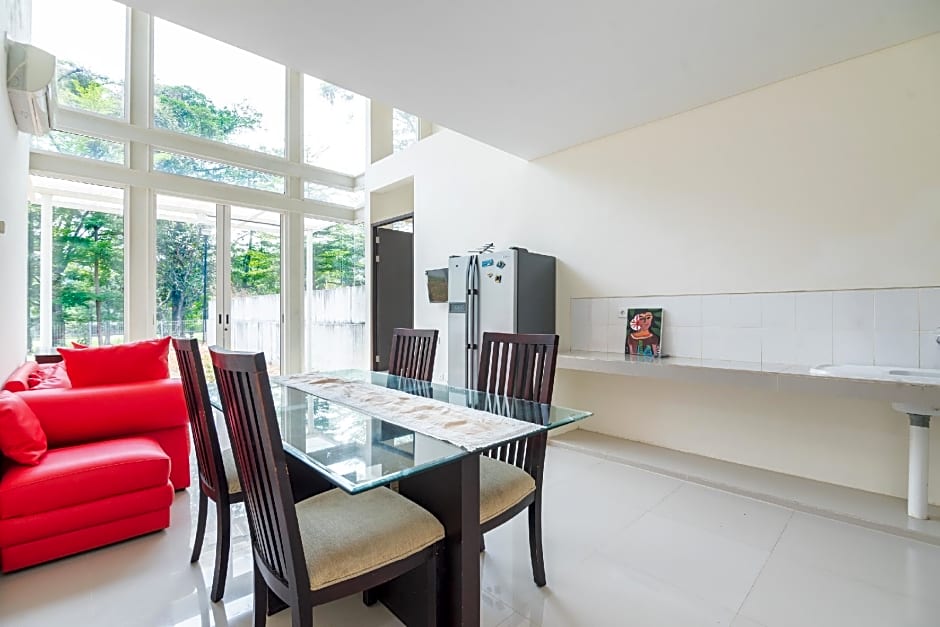 OYO 2001 Taman Dayu Villa Golf View