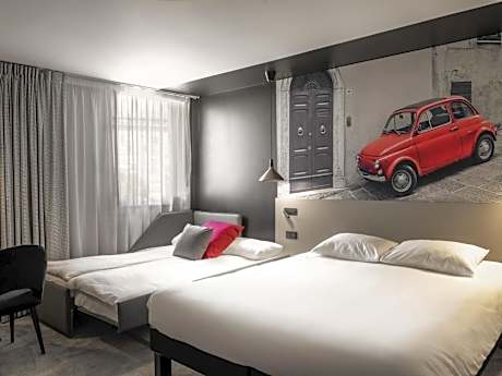 Standard Room with Double Bed and Twin Beds