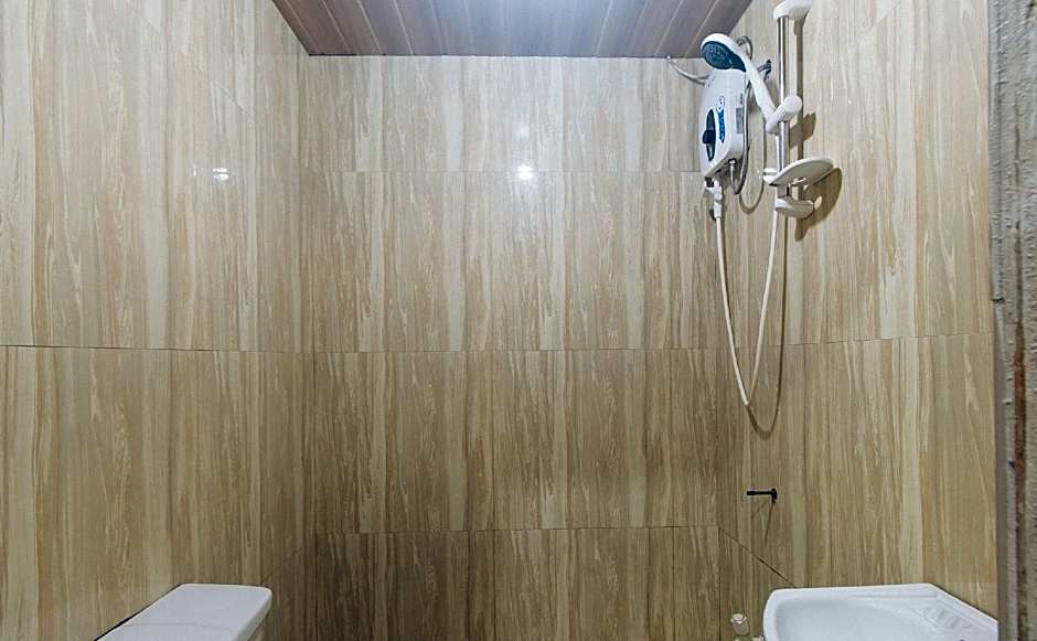 RedDoorz @ Plaza La Paz Iloilo City