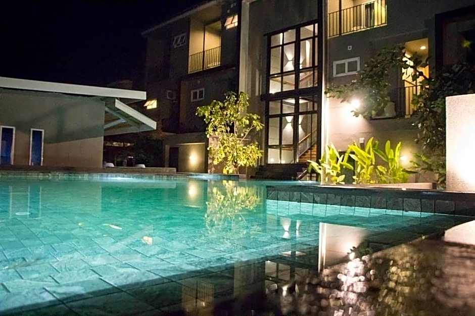 The Glory Gold Hotel