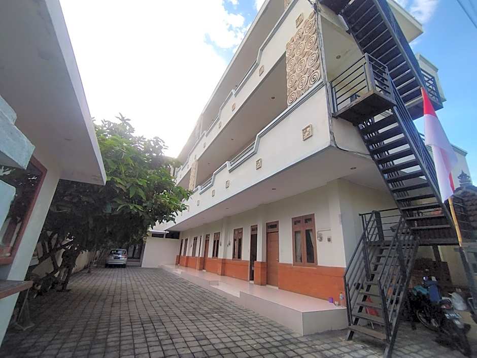 Adi Pelita Sari Bali