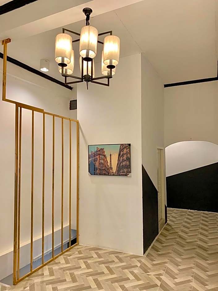 You Empire Hostel & Bar