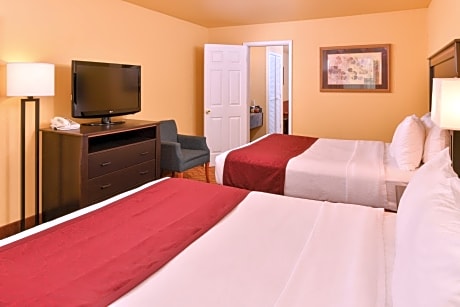 Queen Suite with Two Queen Beds - Non-Smoking/Ground Floor