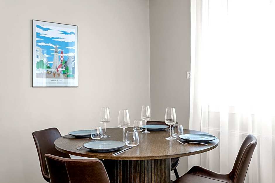 The Swan House by Heimaleiga