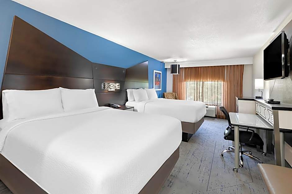 Photo 1 of 4 of Standard 2 Queen Beds, Accessible
