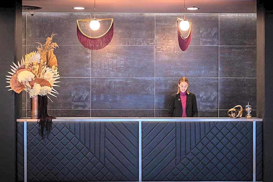 East Hotel and Apartments