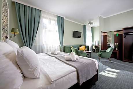Deluxe Double or Twin Room