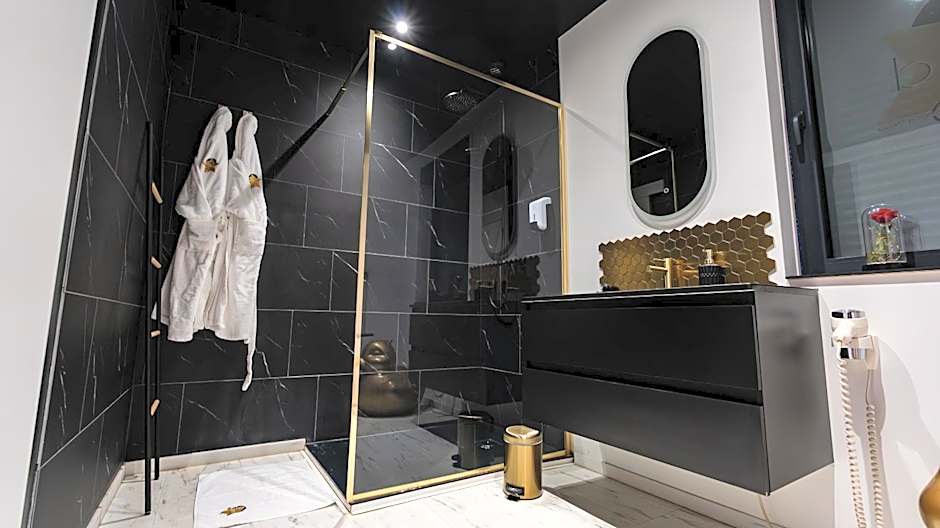 Loveroom Very Good Trip chambre avec jacuzzi privatif