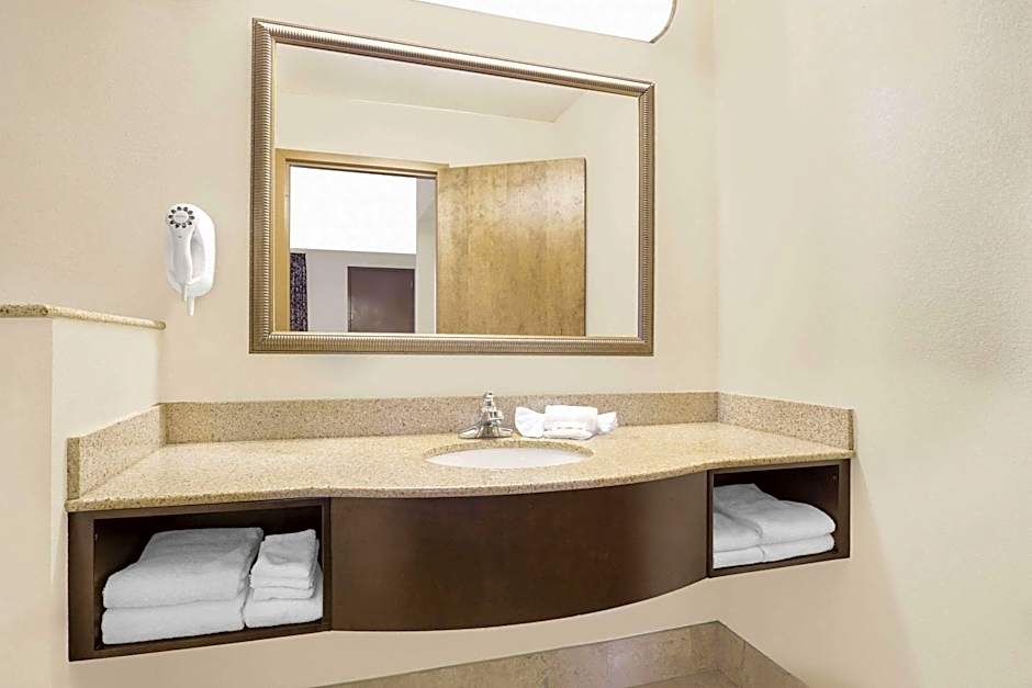 Super 8 by Wyndham Danville