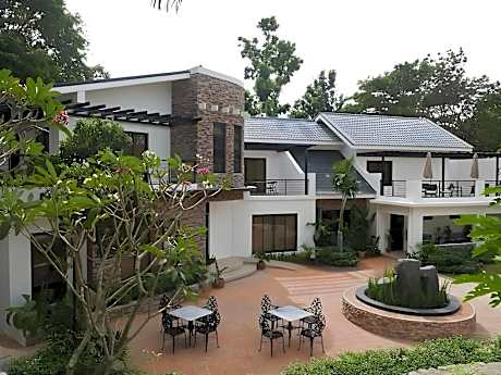 Bellagio Hills Hotel and Restaurant