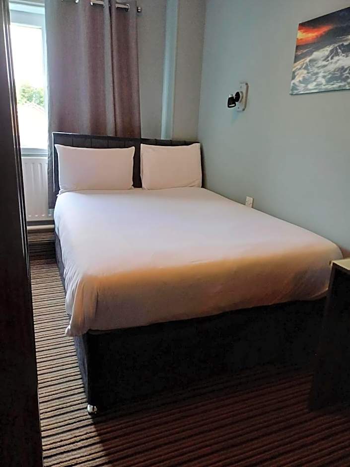 Kings Park Hotel