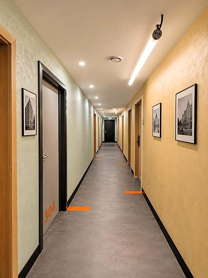 Brxxl 5 City Centre Hostel