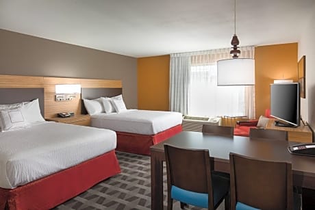 Studio Suite with Two Queen Beds and Adapted Tub - Mobility Accessible