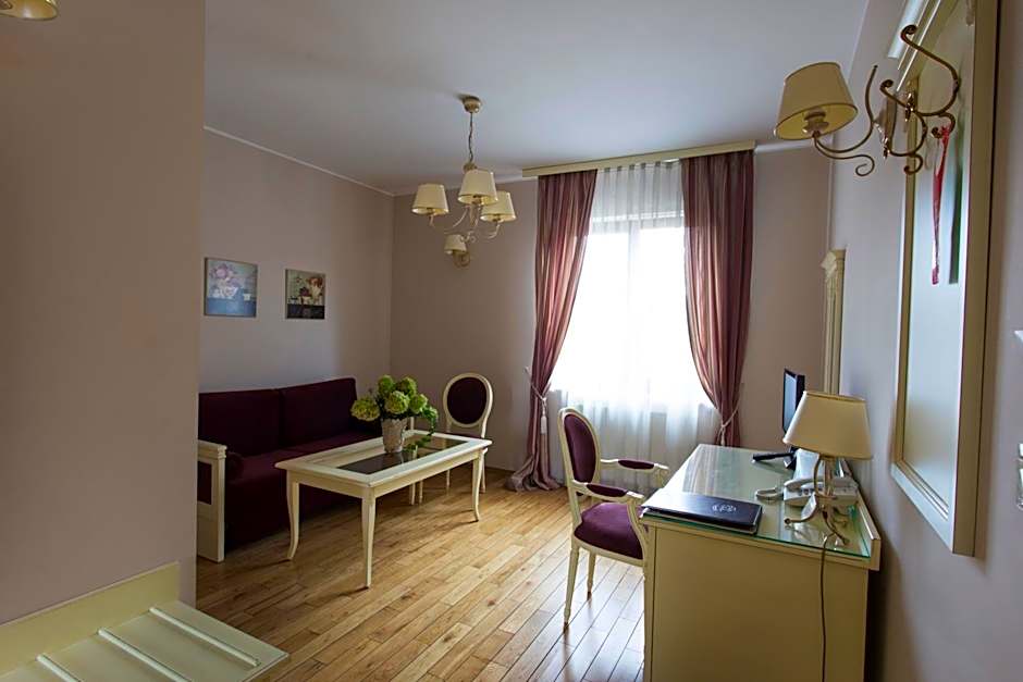 Villa Estera - Hotel & Restauracja