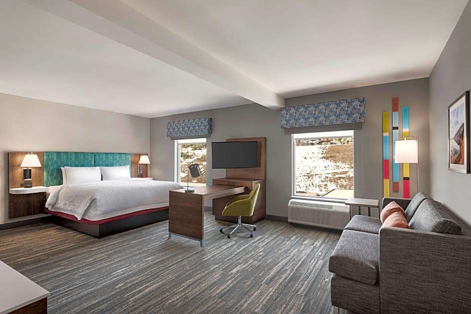 Hampton Inn & Suites by Hilton Kelowna Airport BC