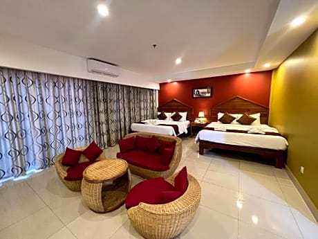 Deluxe Family Room