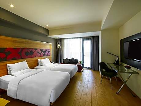 Deluxe Twin Room with Balcony