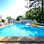 Fantastic outdoor area, private pool, Tennis Court Golf Practice Facility