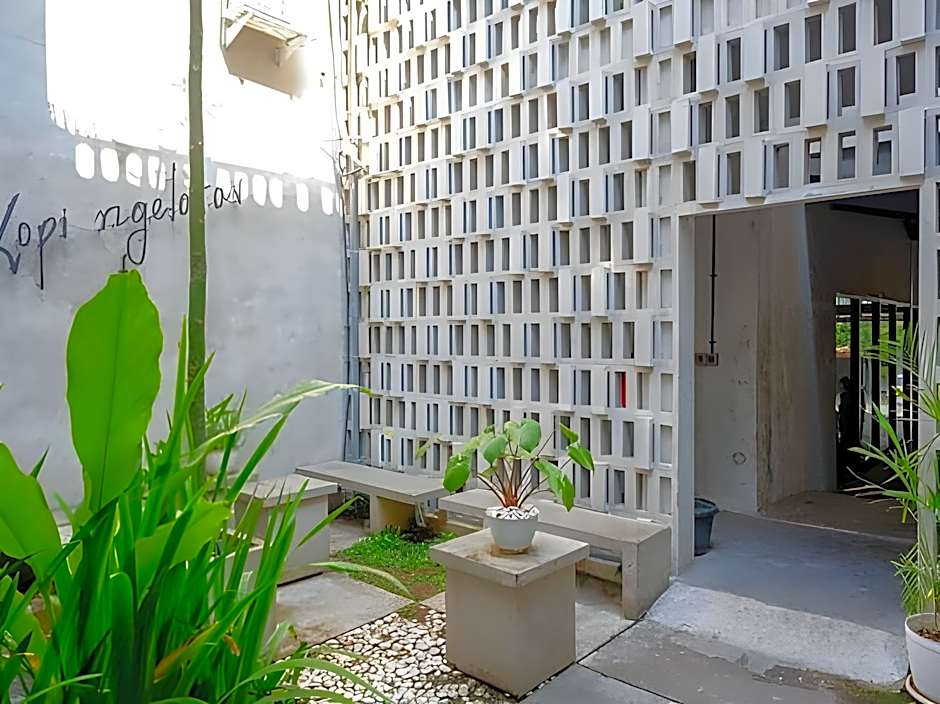 RedDoorz Plus near Kawasan Sam Poo Kong Semarang