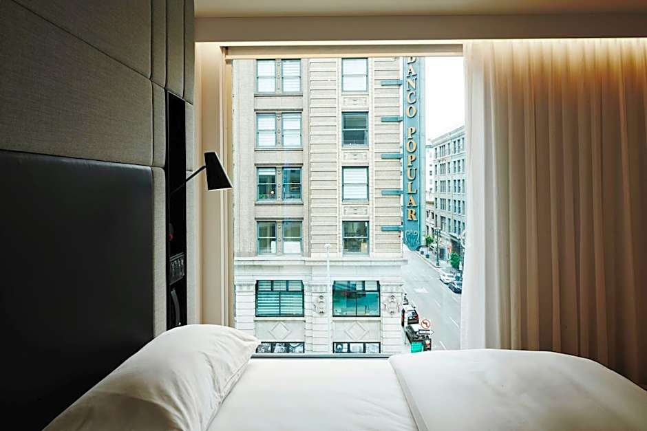 citizenM Los Angeles Downtown