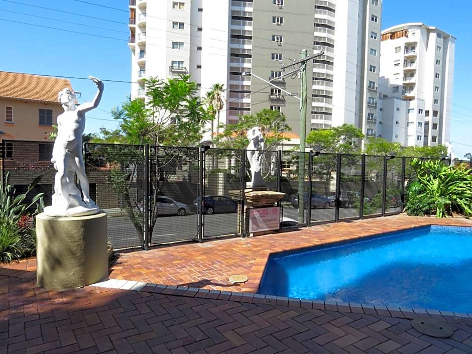 Hillcrest Apartment Hotel (formerly Central Hillcrest Apartments)