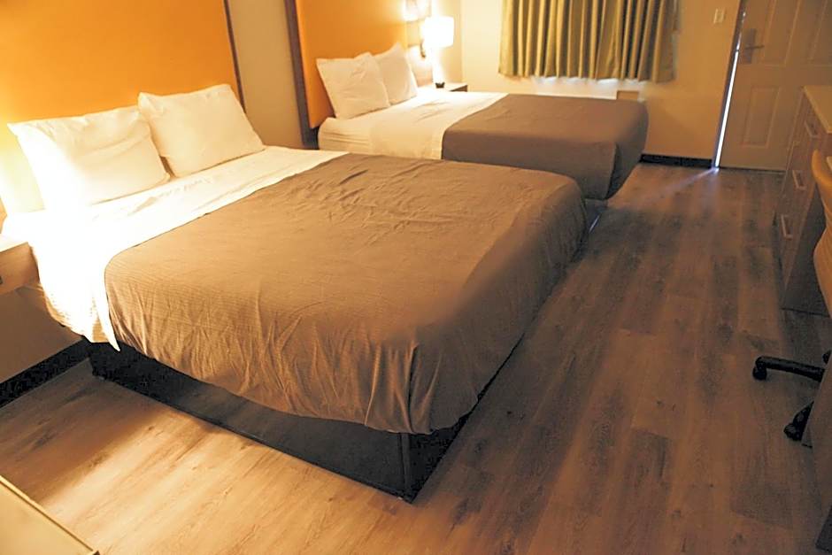 All Seasons Inn & Suites