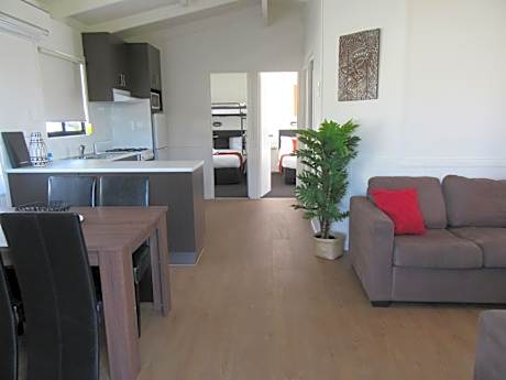 Deluxe Two-Bedroom Cottage