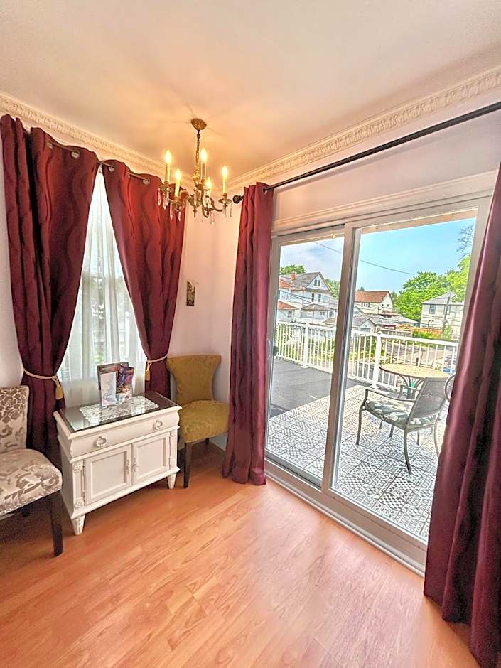 Redwood Bed and Breakfast