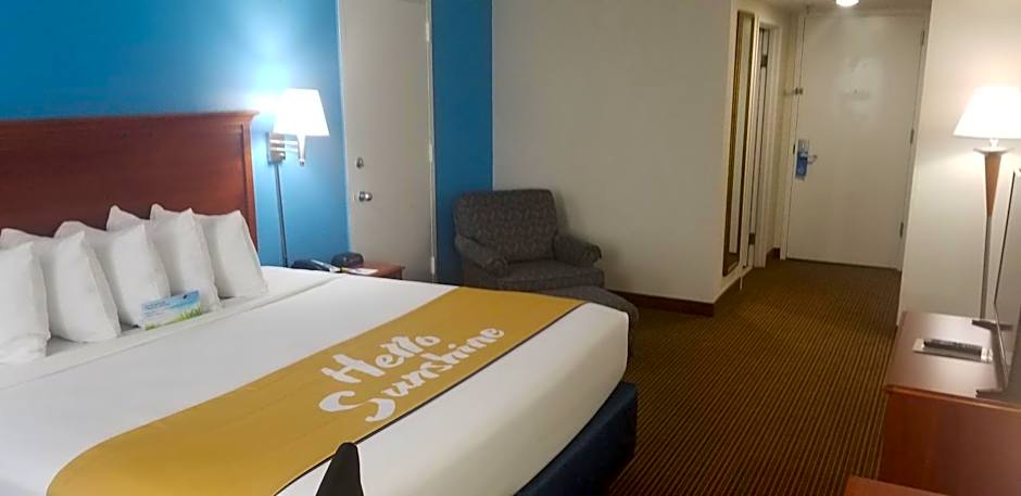 Days Inn & Suites by Wyndham Tallahassee Conf Center I-10