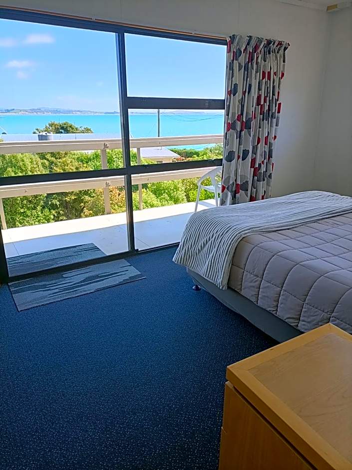 Moeraki Beach Motels