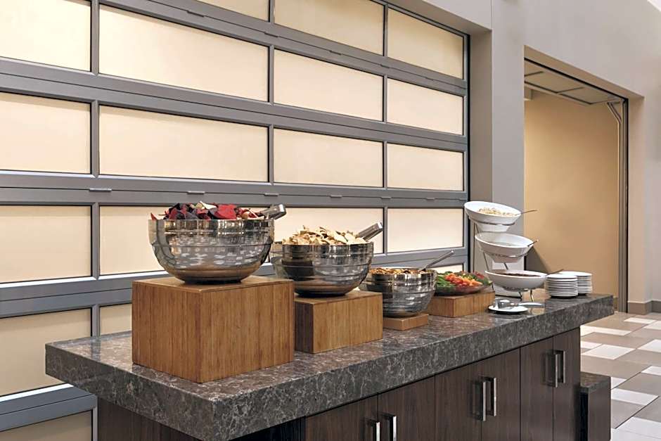 Embassy Suites by Hilton Bloomington / Minneapolis