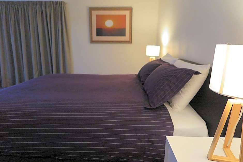 Summerhill Motor Inn - Adults Only