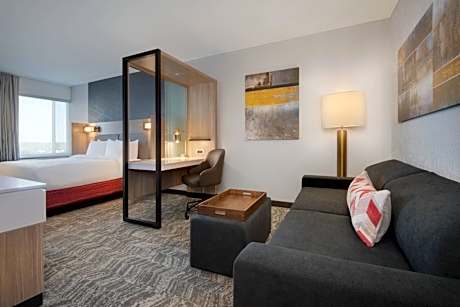 King Suite with Roll-In Shower - Mobility Accessible