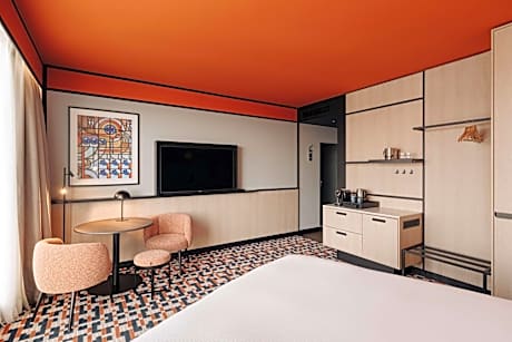 King Corner Room With City And Canal Views