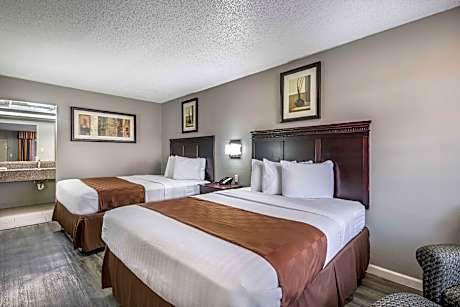 2 Queen Beds