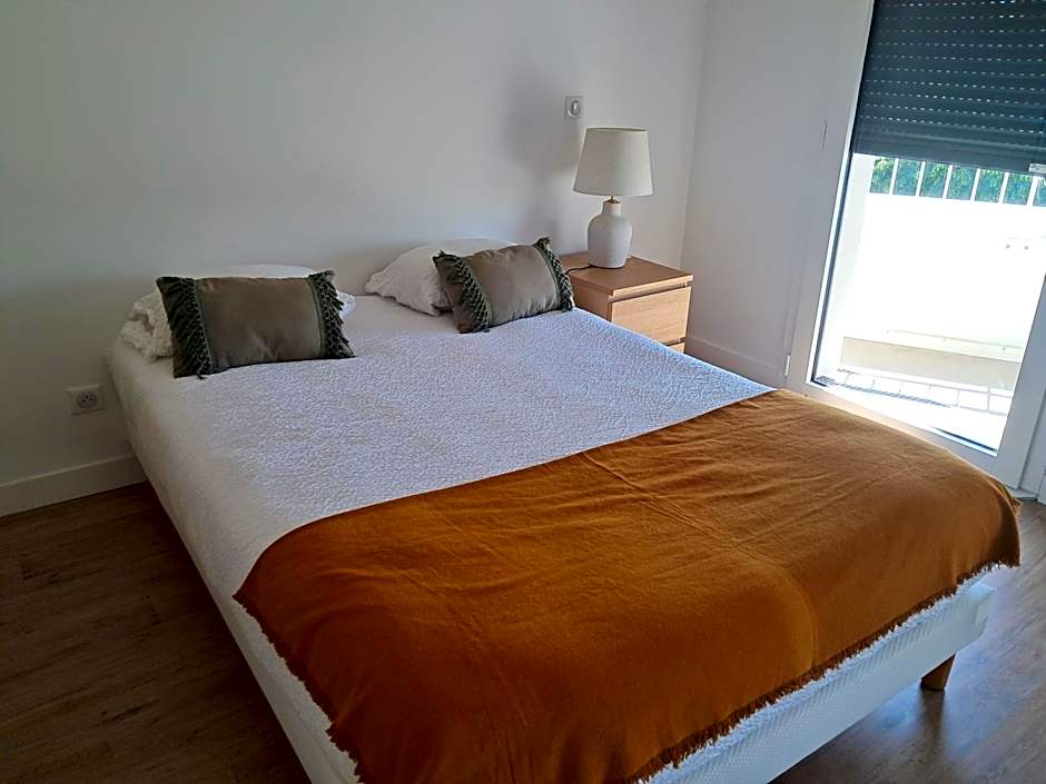 RESIDENCE SERVICES MONTANA Paris Clichy