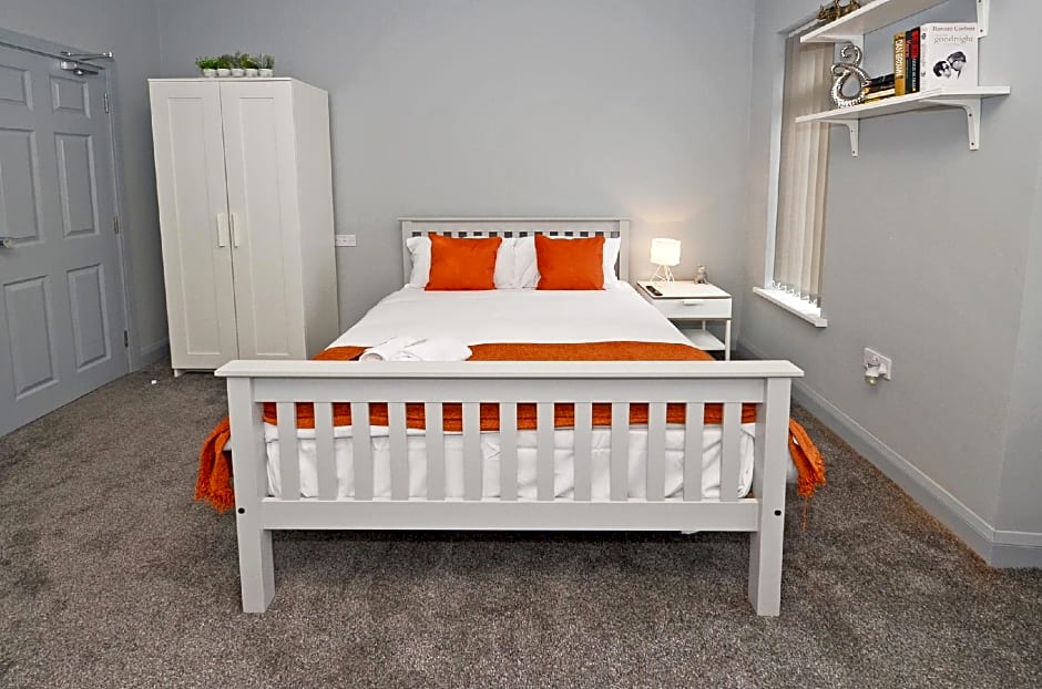 Townhouse PLUS @ 301 West Street Crewe