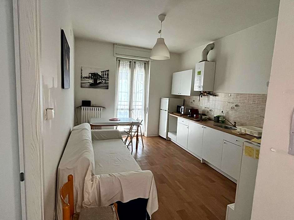 Room Saronno + B&B