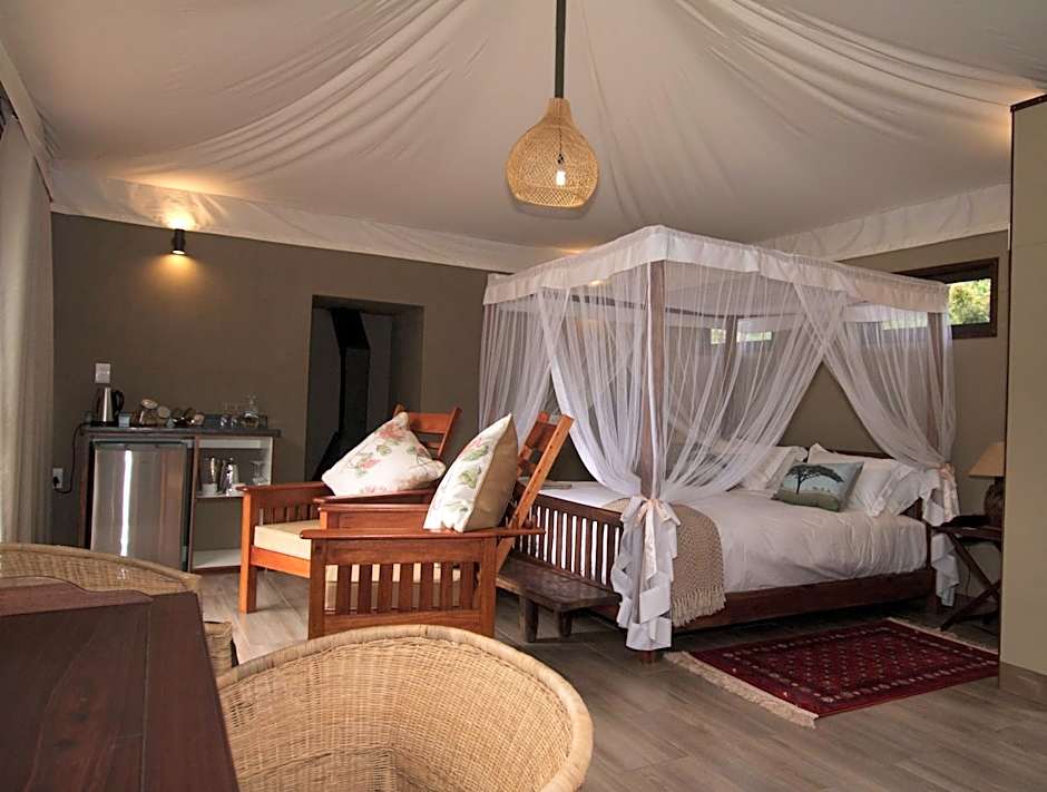Inzalo Safari Lodge