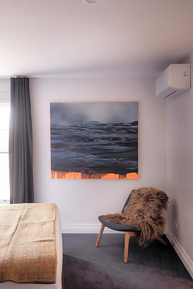 Shipwrights Arms Hotel