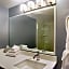 Pinnacle Hotel Whistler