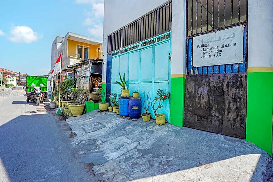 OYO Life 93009 Griya Nautika Sedati