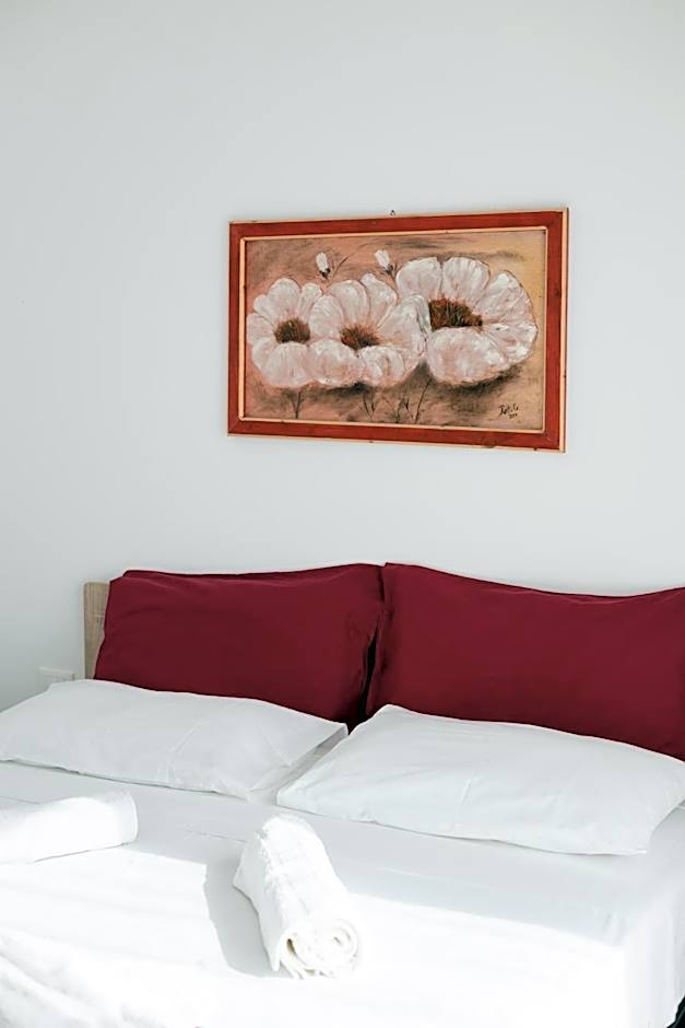 PalerMonAmour Art Gallery Suite