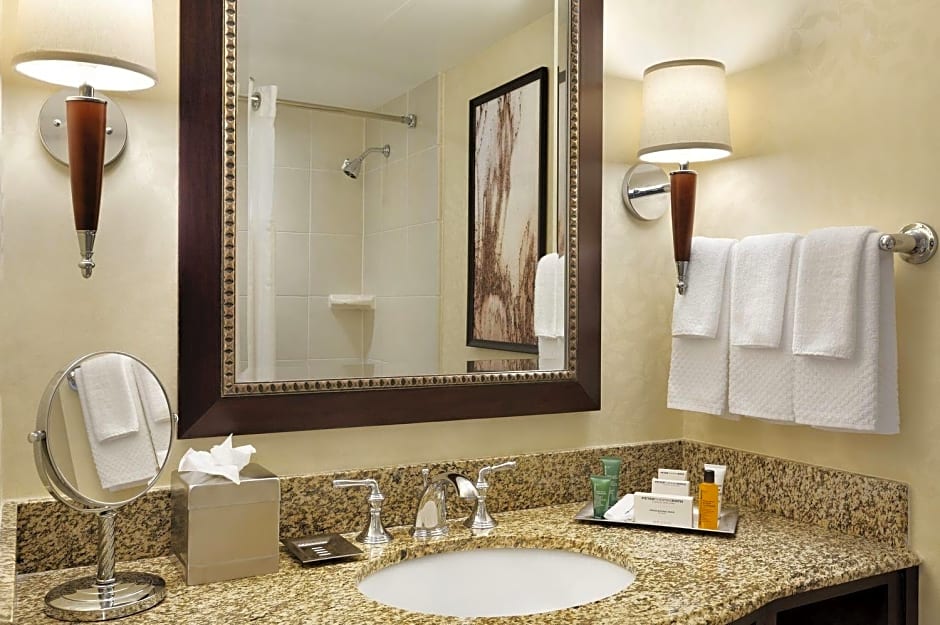 Hilton East Brunswick