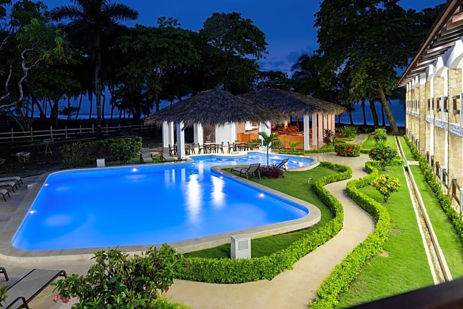 Fuego del Sol Beachfront Hotel