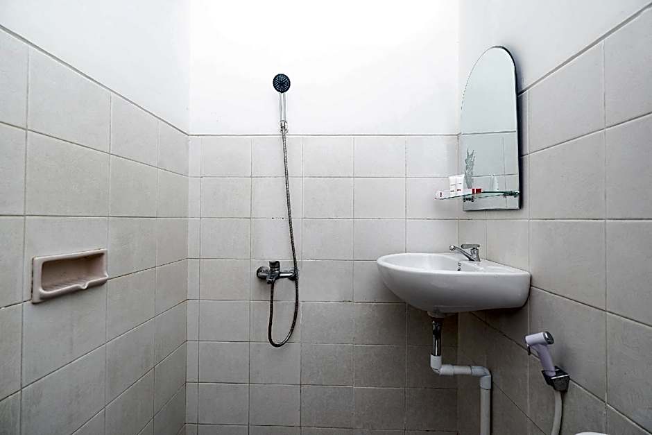 SUPER OYO Capital O 1644 Hotel Griya Kencana